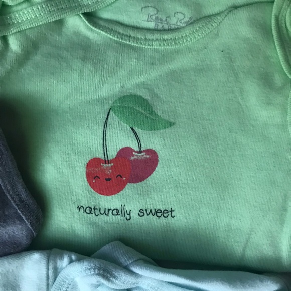 Rene Rofe Onesie Set - Picture 6 of 7